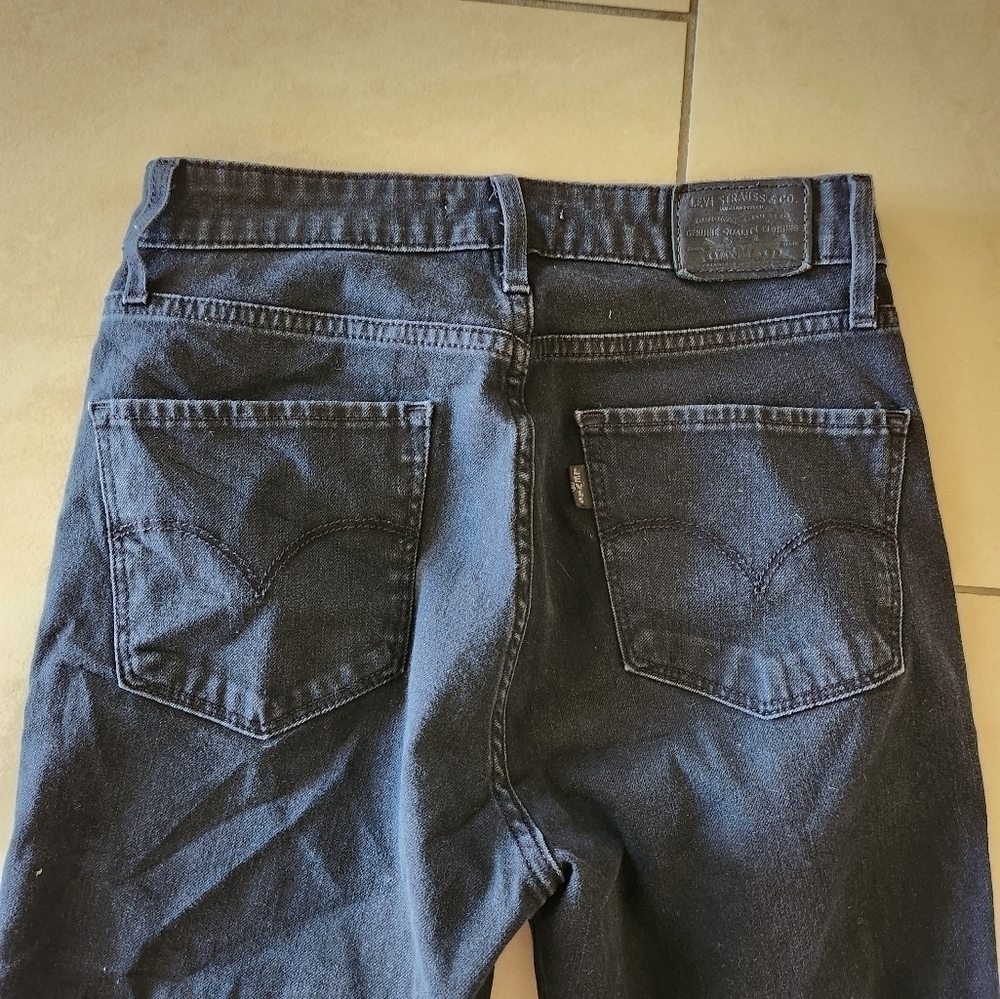 Levi 721 High Rise Skinny Black Jeans . Size 27